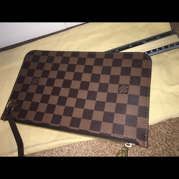 Louis Vuitton Handbags - 🔥sale🔥💯 authentic LV clutch